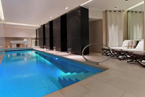 室内游泳池