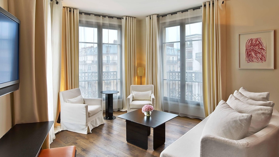 Le Metropolitan Paris Tour Eiffel, a Tribute Portfolio Hotel
