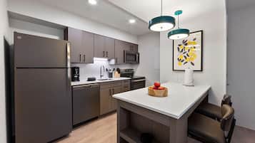 Down comforters, desk, iron/ironing board, WiFi
