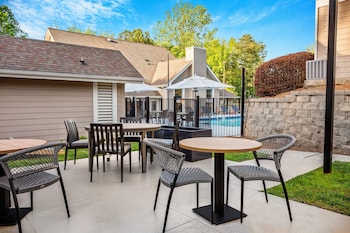BBQ/picnic area at WaterWalk Atlanta Perimeter Center