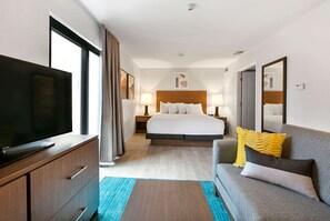 羽绒被、办公桌、熨斗/熨衣板、免费 WiFi