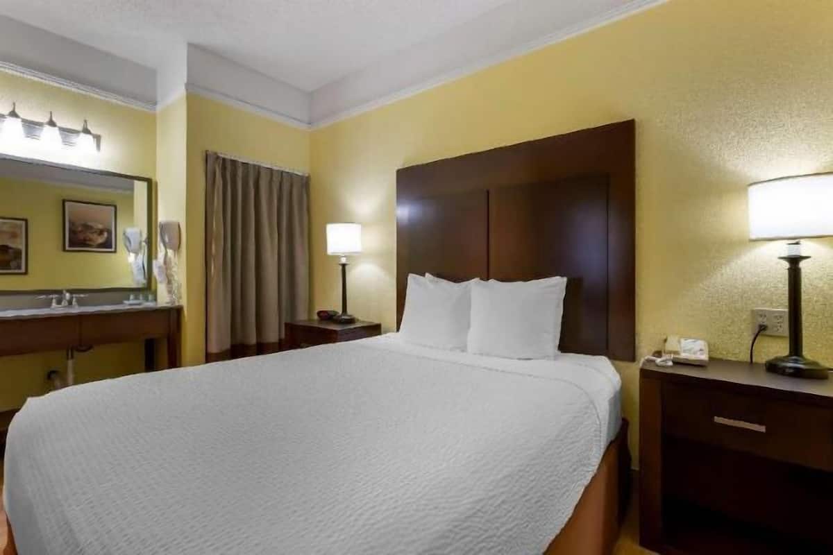 In-room safe, desk, laptop workspace, blackout drapes