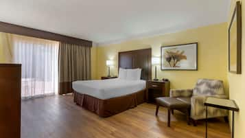 Standard Room, 1 Queen Bed, Accessible, Non Smoking | In-room safe, desk, laptop workspace, blackout drapes