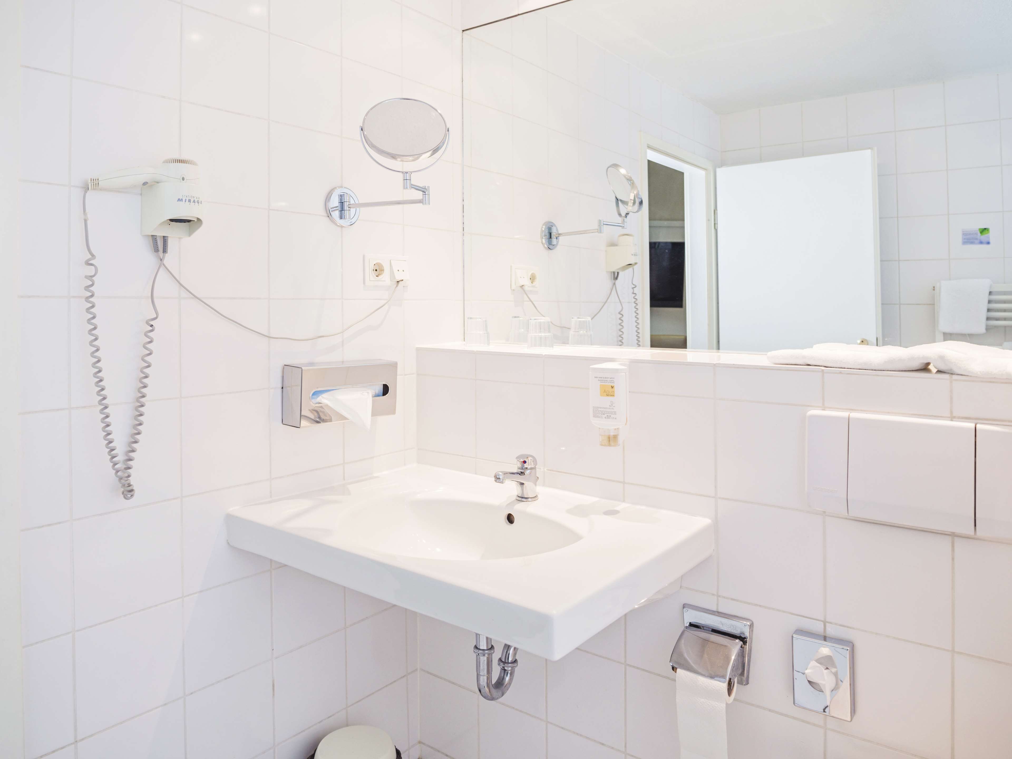 Photo - Hotel Domicil Hamburg by Golden Tulip