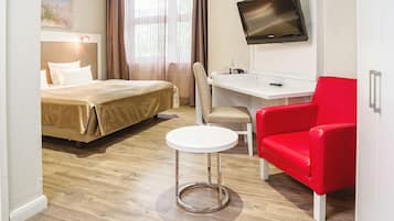 迷你吧、書桌、免費 Wi-Fi、床單