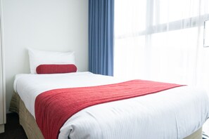 Superior Twin Room | Desk, iron/ironing board, free WiFi, bed sheets - Admiralty Inn (Geelong)