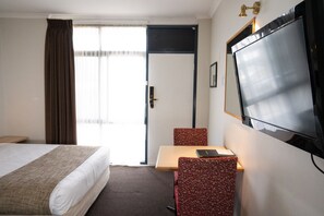 Standard Twin Room | 1 bedroom, desk, iron/ironing board, free WiFi