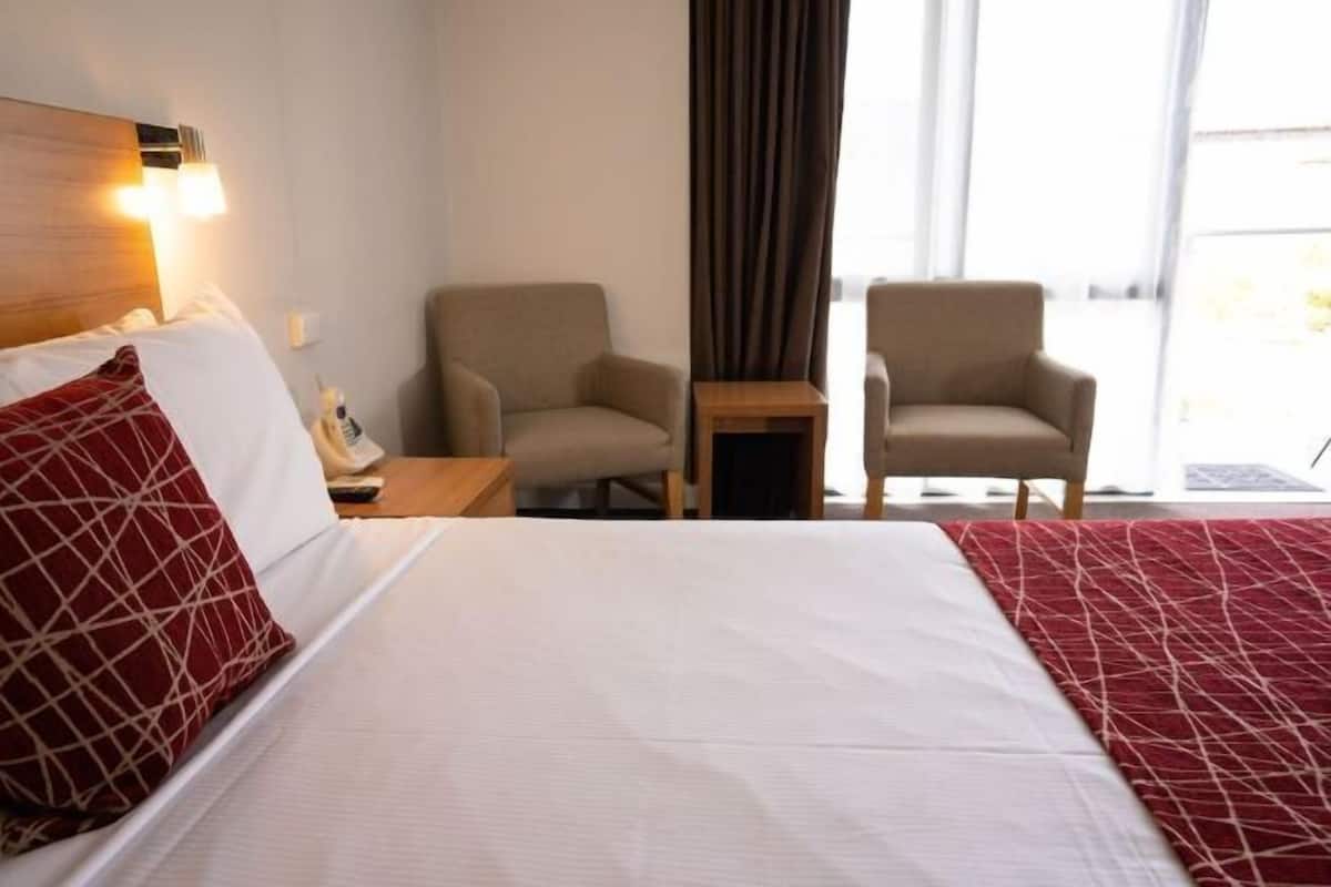 Desk, iron/ironing board, free WiFi, bed sheets