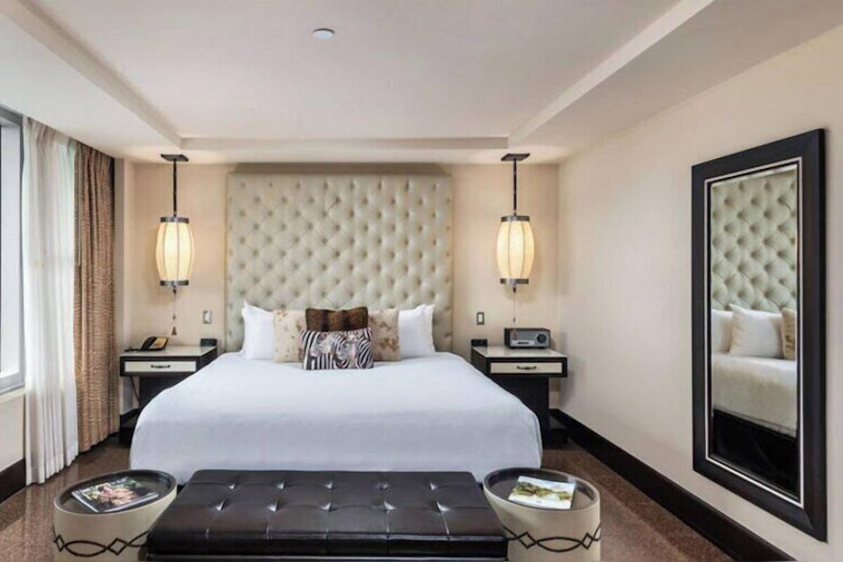 Poolside Cabana Queen Room