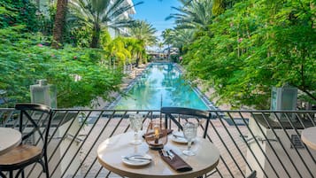 2 restaurants, breakfast, lunch, dinner served; Spanish cuisine