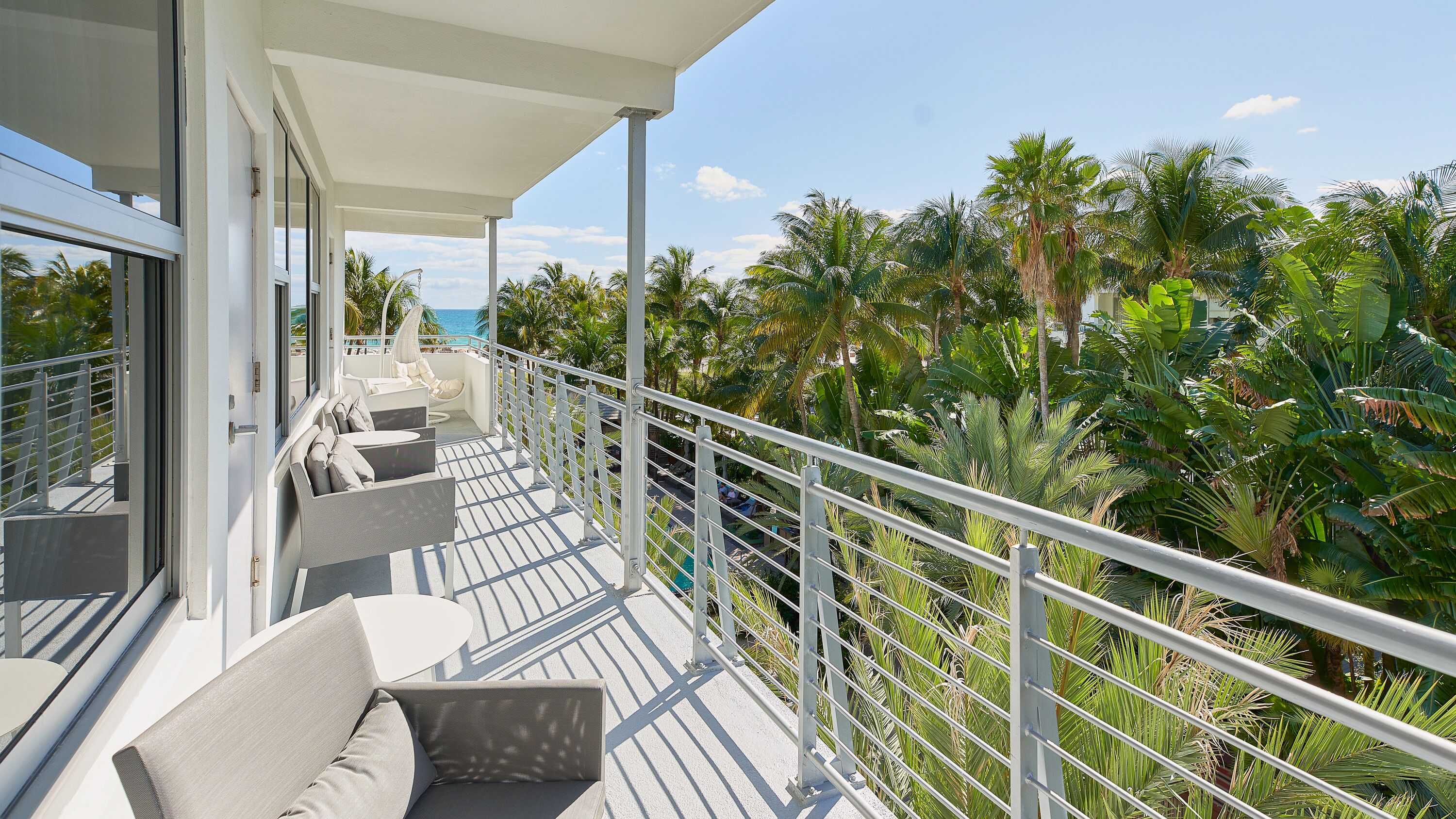 Poolside Cabana Suite | Balcony