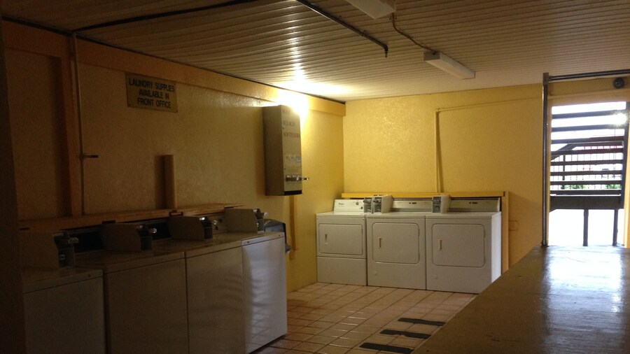 Days Inn by Wyndham Byron