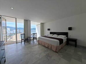 Standard Room, 1 King Bed, Bay View