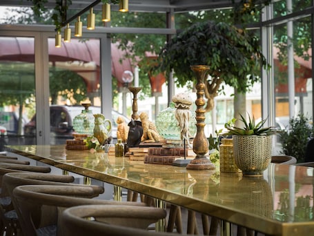 Breakfast, lunch, dinner served; Scandinavian cuisine . Scandic Grand Örebro