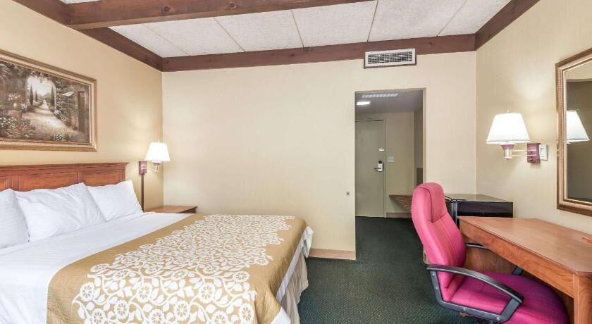 Desk, blackout drapes, free WiFi, bed sheets