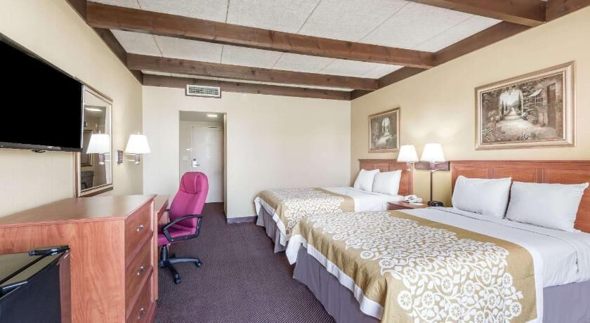 Desk, blackout drapes, free WiFi, bed sheets