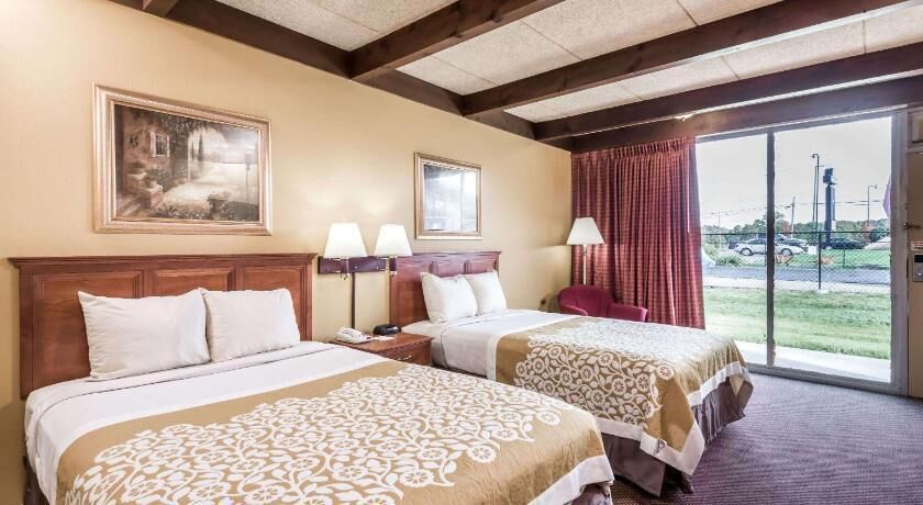 Desk, blackout drapes, free WiFi, bed sheets