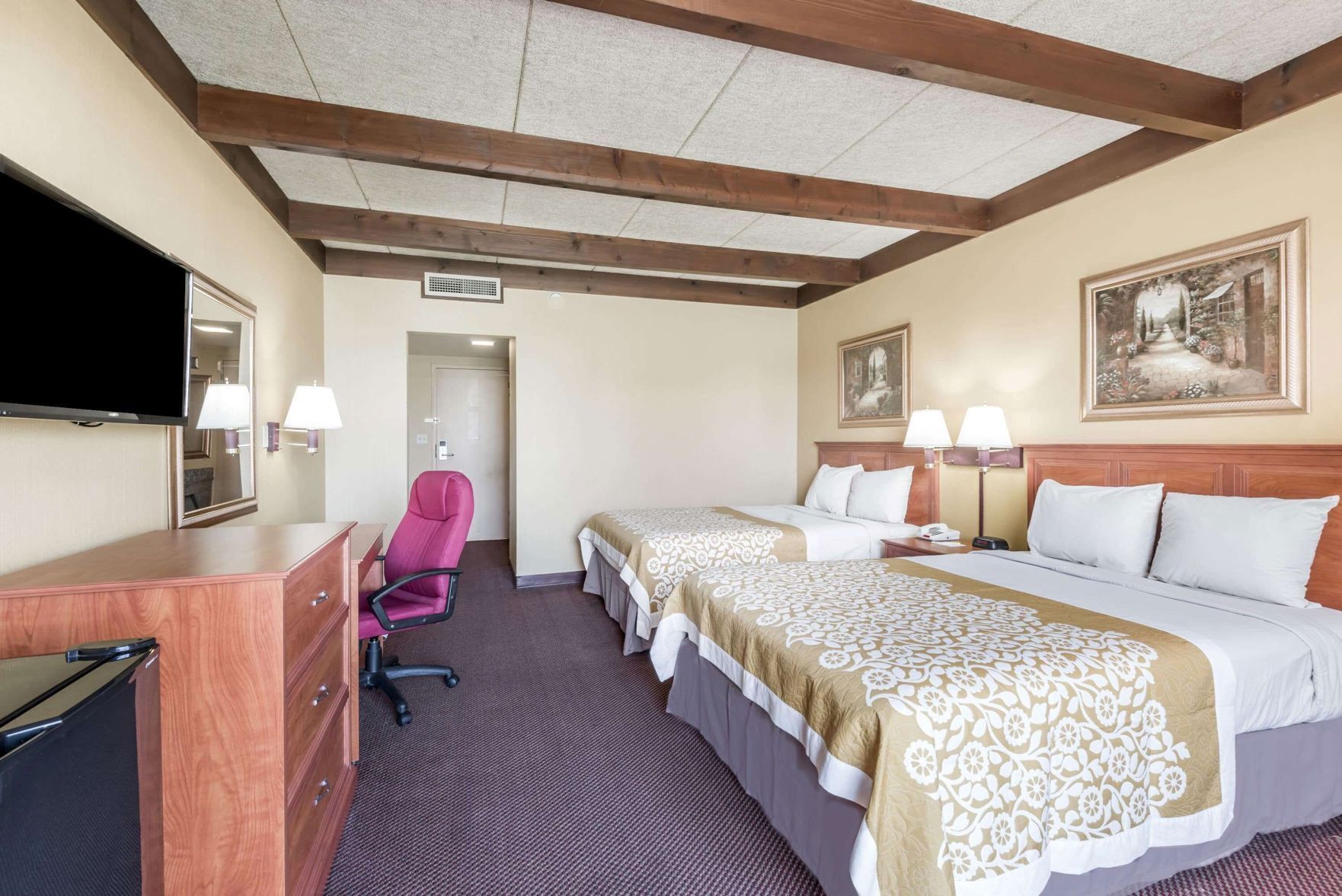Desk, blackout drapes, free WiFi, bed sheets