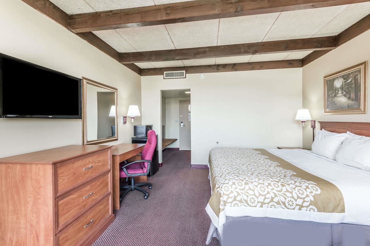 Chambre Standard, 1 trĂšs grand lit