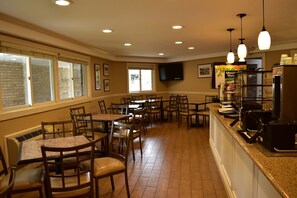 Free daily continental breakfast