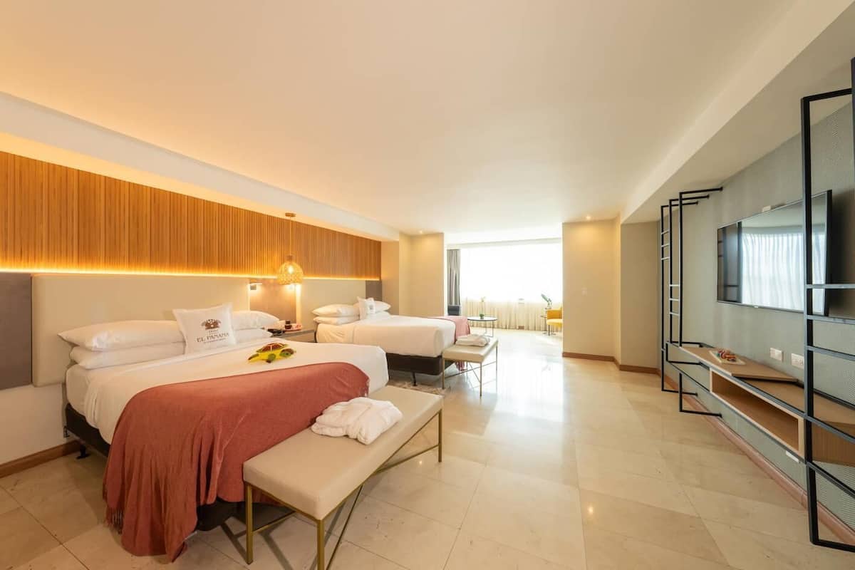 Suíte estúdio, 2 camas de casal, para não fumantes | 1 quarto, roupas de cama premium, edredons de pluma, cofres nos quartos