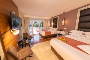 Quarto, 2 camas de casal, ao lado da piscina (Cabana) | 1 quarto, roupas de cama premium, edredons de pluma, cofres nos quartos