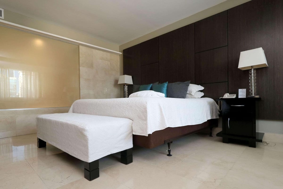 Suite, 1 très grand lit, non-fumeur | 1 chambre, literie de qualité, couette en duvet, coffre-fort