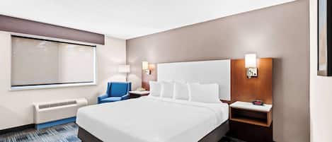 Standard Room, 1 King Bed, Accessible, Bathtub | Iron/ironing board, cribs/infant beds, free WiFi, bed sheets