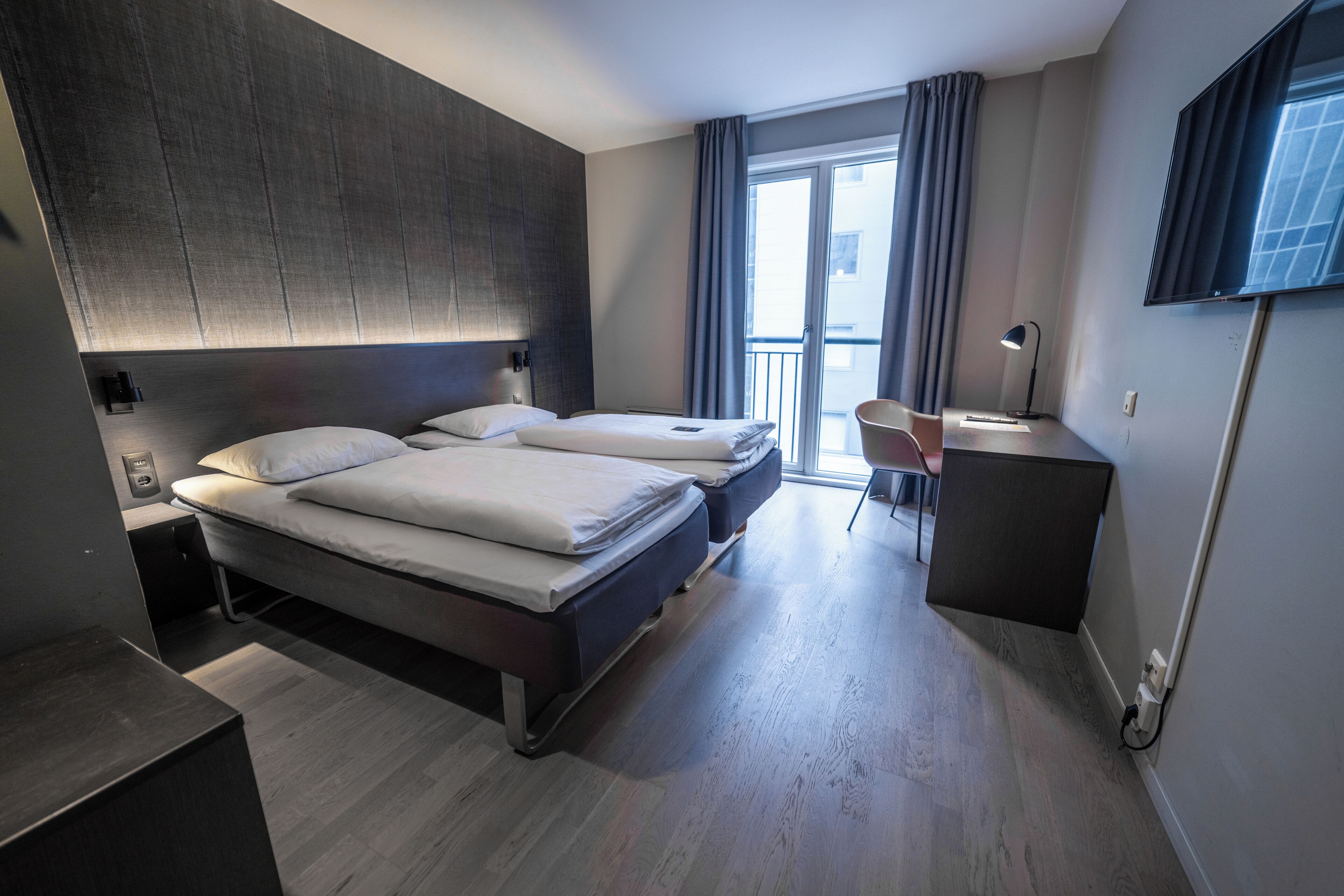 スタンダード ルーム シングルベッド 2 台 禁煙 | 遮光カーテン、防音設備、ベビーベッド、可動式ベッド