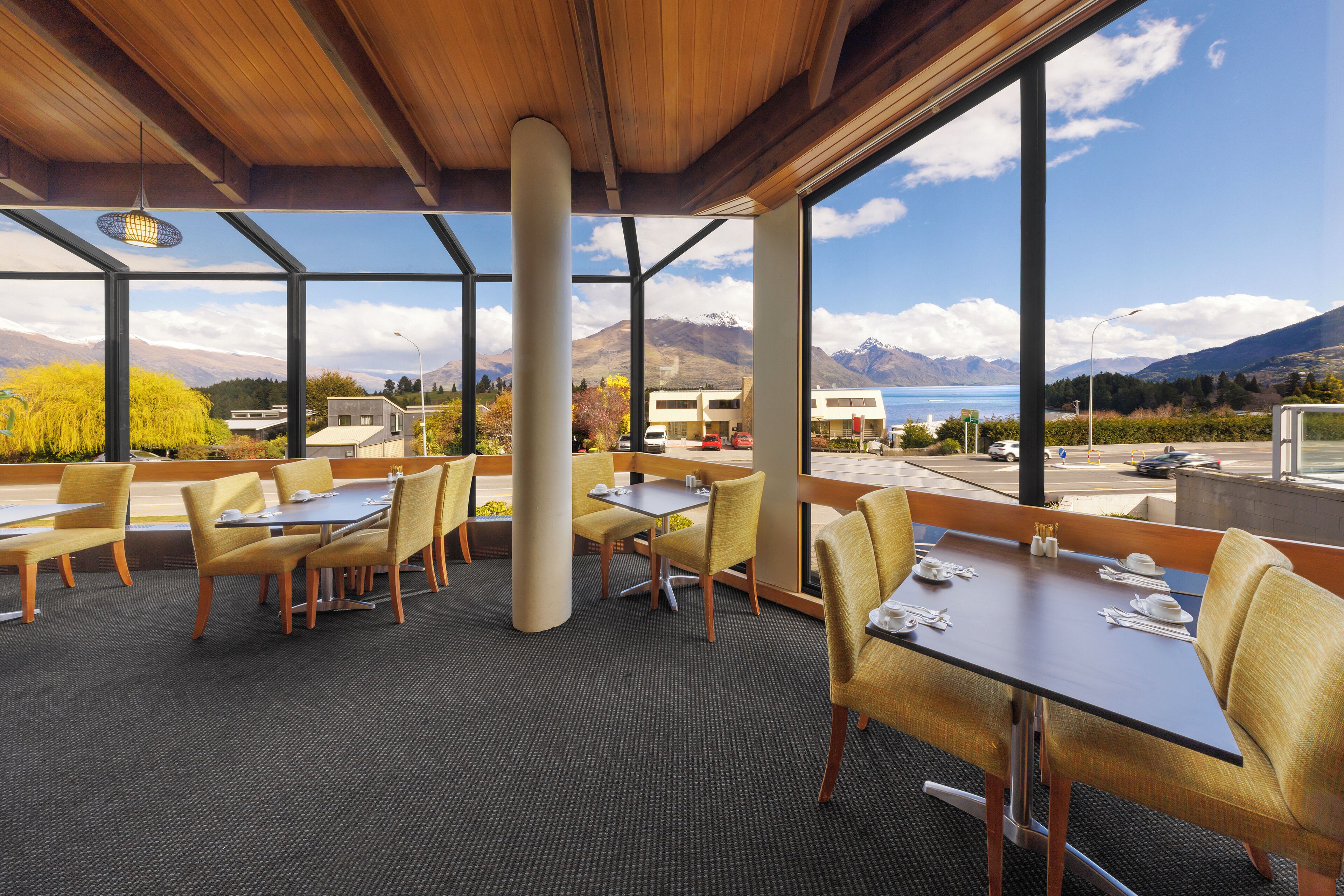 Se sirven desayunos y cocina local