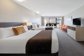 Coffres-forts dans les chambres, bureau, rideaux occultants