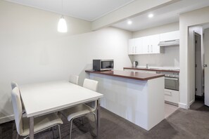 Private kitchenette - Copthorne Hotel & Apartments Queenstown Lakeview (Queenstown)