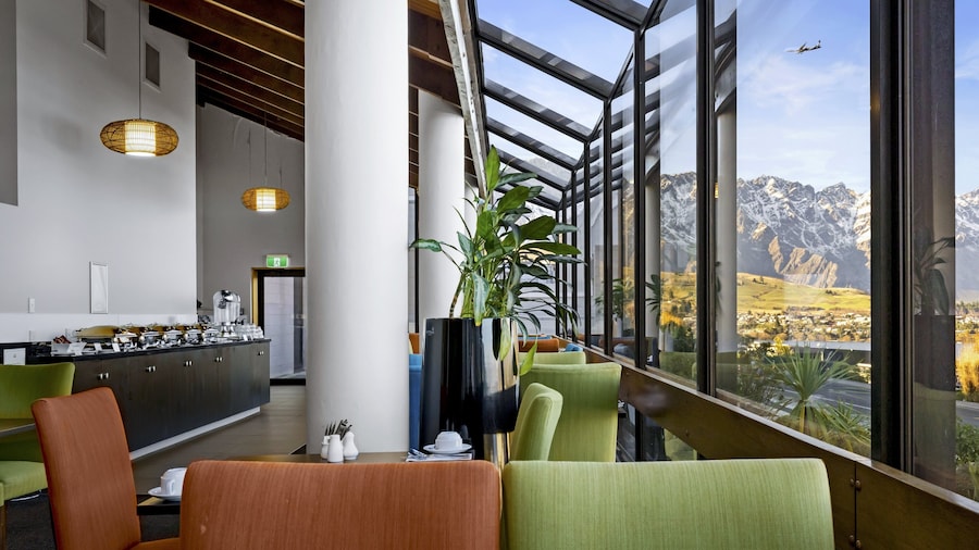 Copthorne Hotel & Apartments Queenstown Lakeview