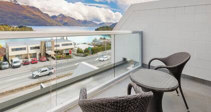 Copthorne Hotel & Apartments Queenstown Lakeview