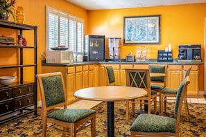 Free daily continental breakfast