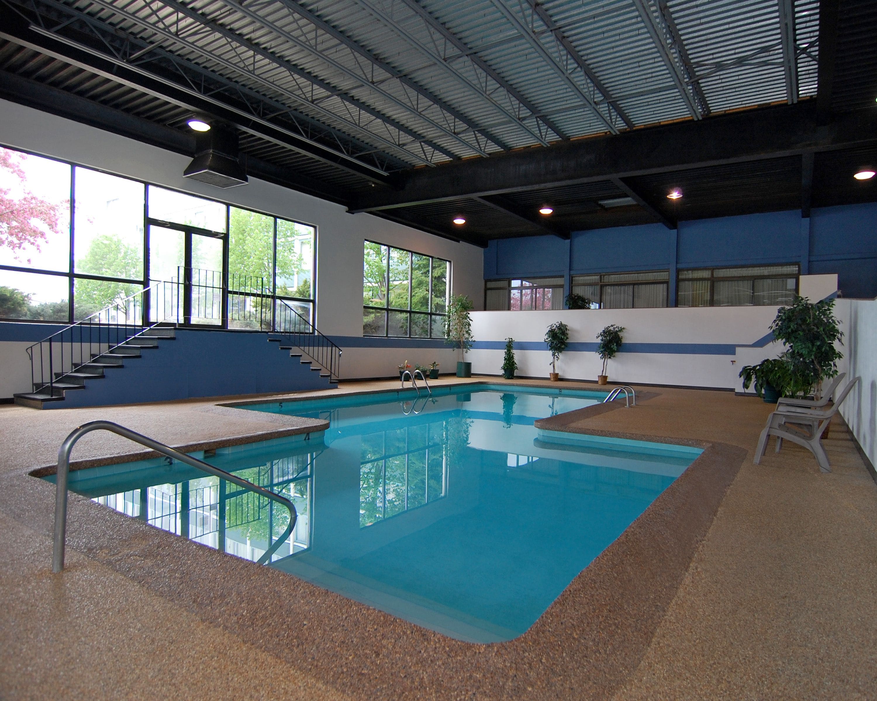 indoor pool, open 6:00 am to 10:00 pm, pool loungers