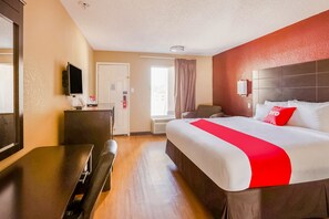Zimmer, 1 King-Bett | Schreibtisch, kostenloses WLAN, Bettwäsche