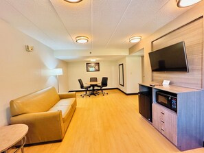 Chambre Deluxe, 1 très grand lit, accessible aux personnes à mobilité réduite (Smoke Free)