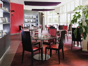 Breakfast, lunch, dinner served; local cuisine, pool views
