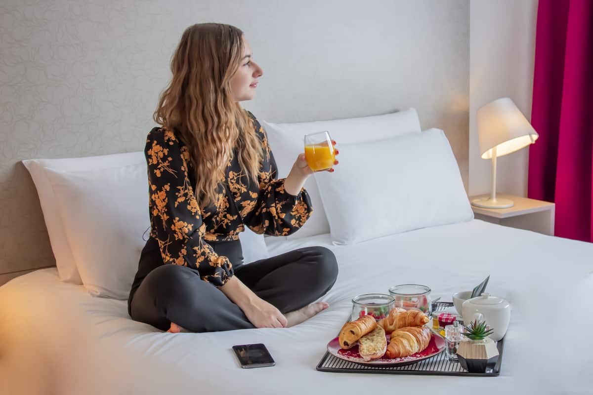 premium bedding, pillow-top beds, minibar, in-room safe