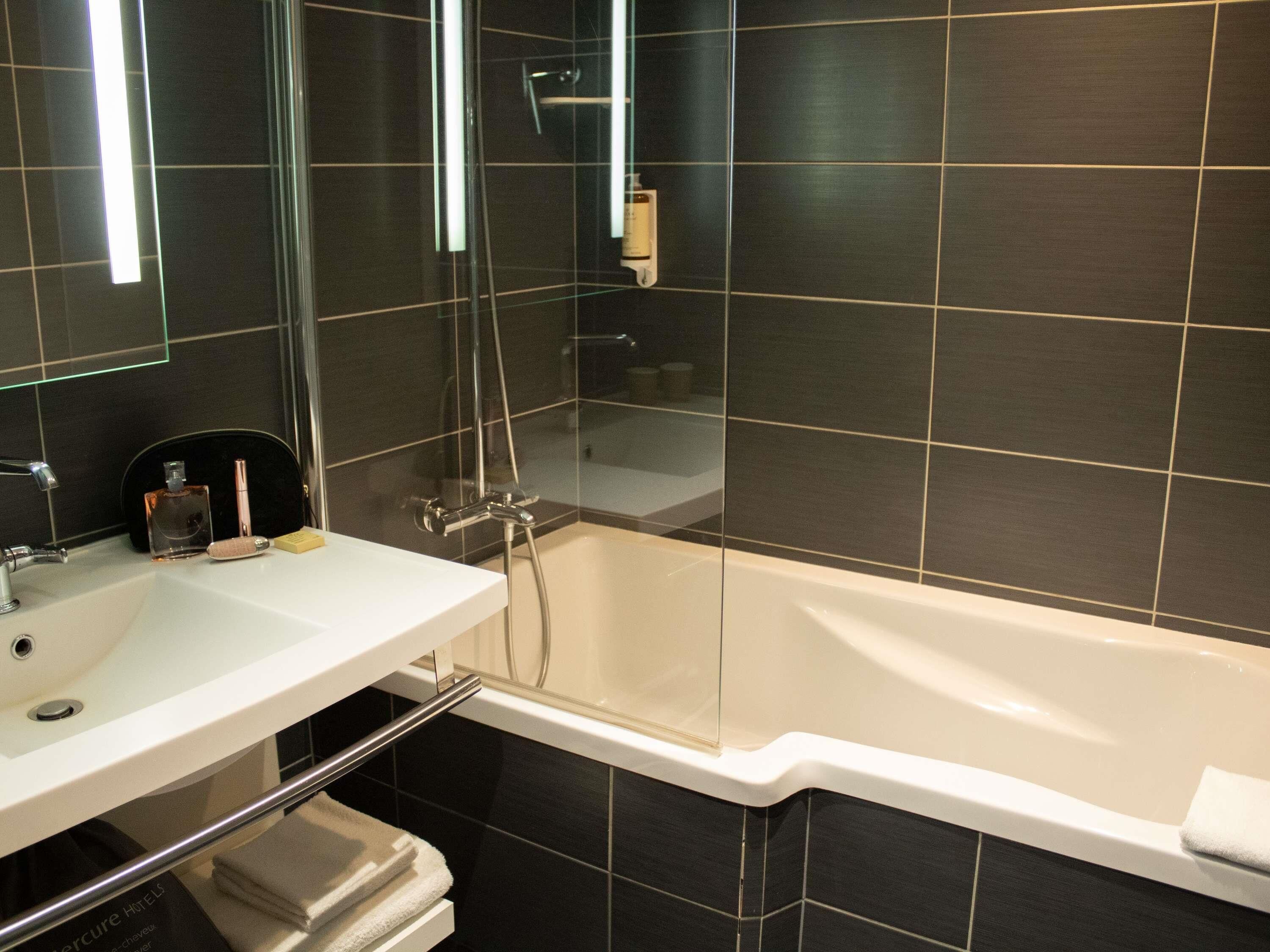 Premium bedding, pillow-top beds, minibar, in-room safe