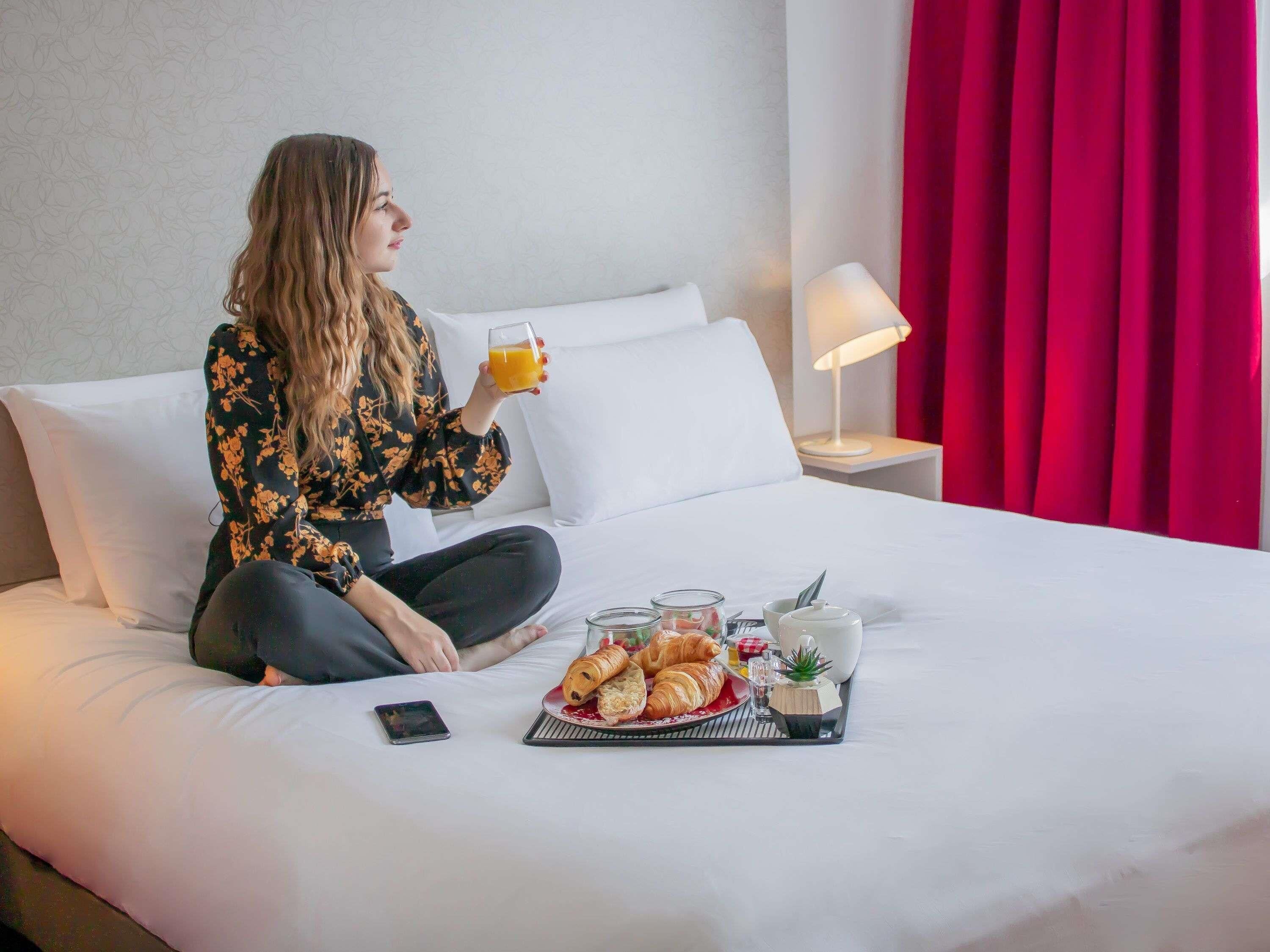 Premium bedding, pillowtop beds, in-room safe, desk