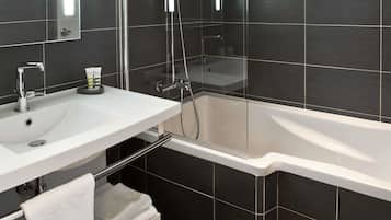 Standard Room, 1 Double Bed | Premium bedding, pillow-top beds, in-room safe, desk
