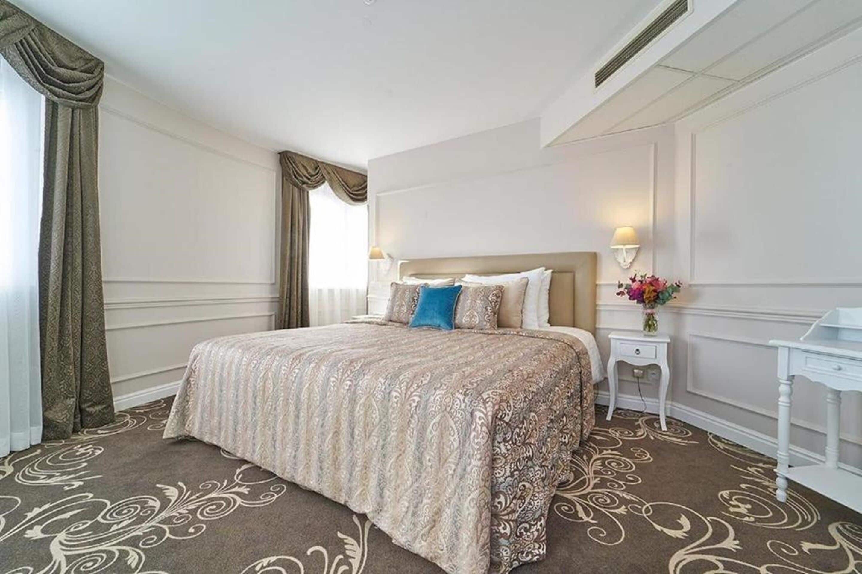 presidential apartment | city view