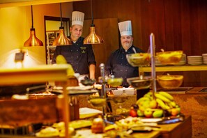 Daily buffet breakfast (CZK 340 per person)