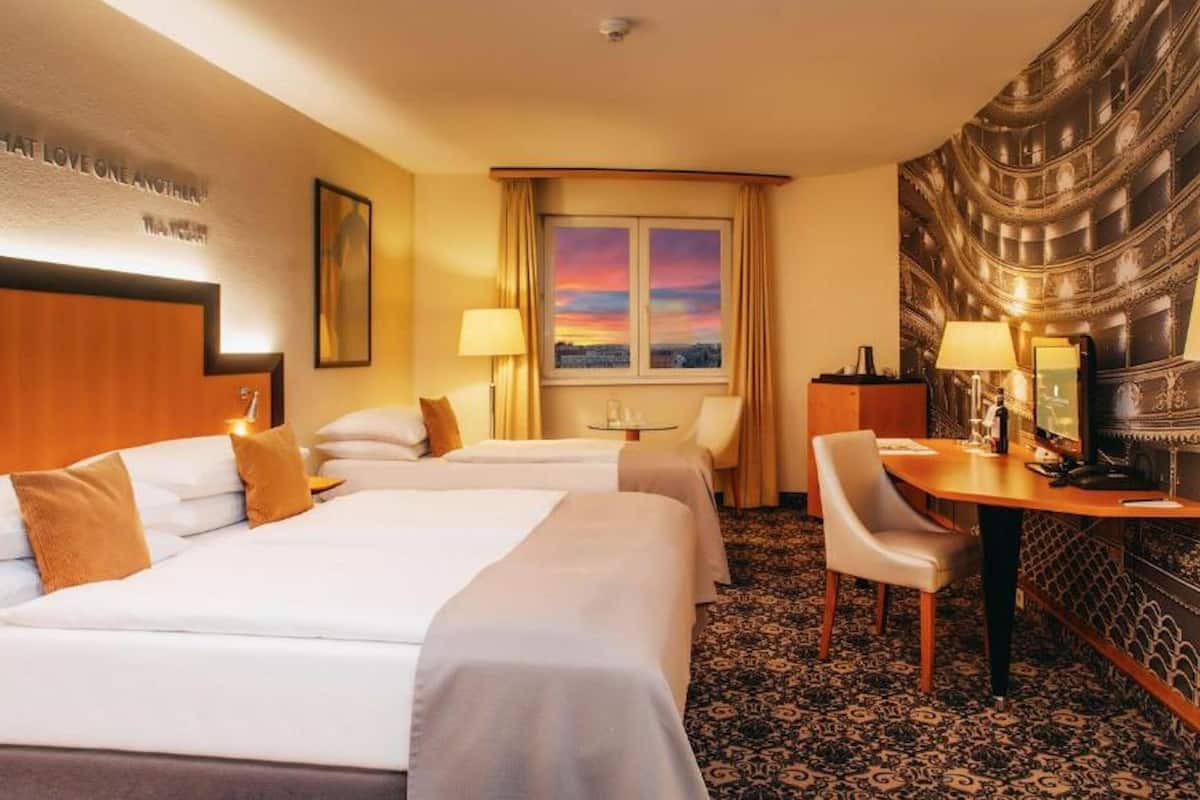 Kolmen hengen huone | Minibaari, tallelokero huoneessa, pimennysverhot, äänieristys