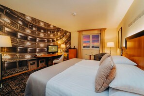 Kahden hengen standard-huone | Minibaari, tallelokero huoneessa, pimennysverhot, äänieristys