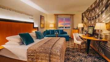 Minibar, caja fuerte, cortinas opacas y sistema de insonorización