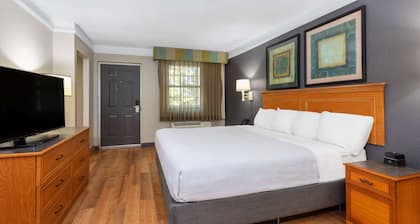 La Quinta Inn by Wyndham Pensacola