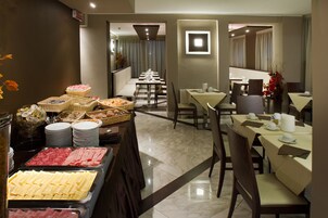 Colazione a pagamento, servita tutte le mattine 